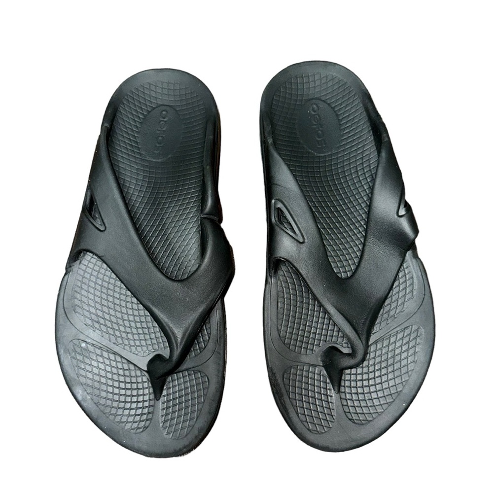 WOMEN'S OORIGINAL SANDAL - BLACK 
M8 W10